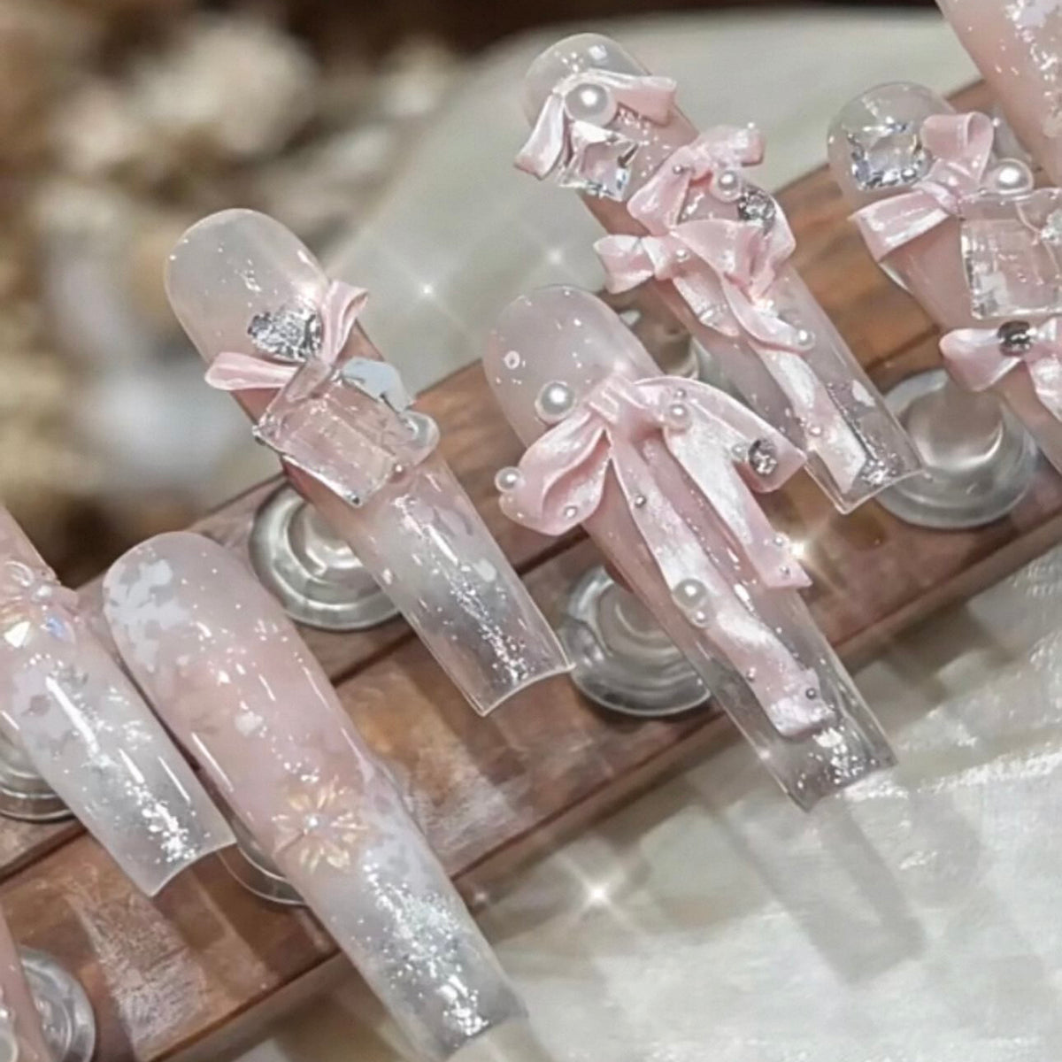 Snowflake silk press-on nails, handmade, wearable manicure, nail stickers, removable, reusable